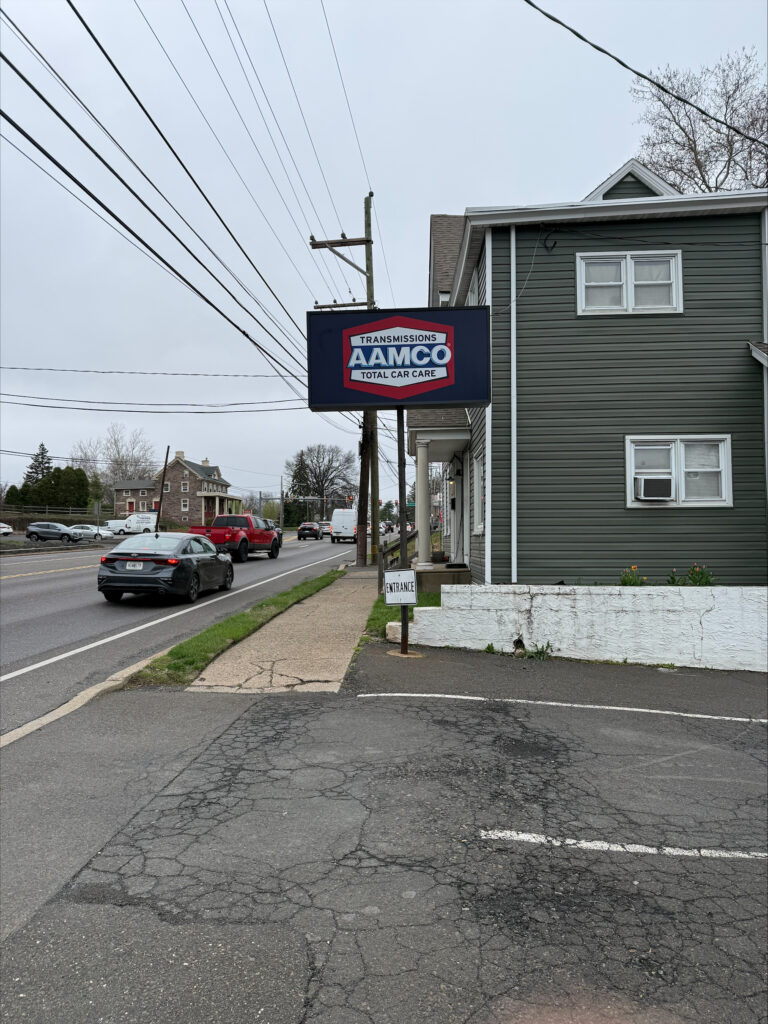 Center 141 Horsham PA Pole Sign